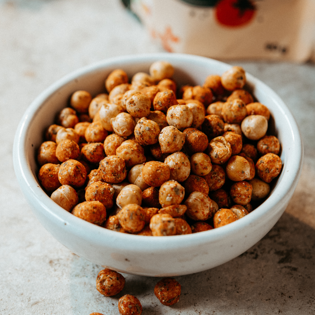 Garbanzos crujientes de tomate y albahaca