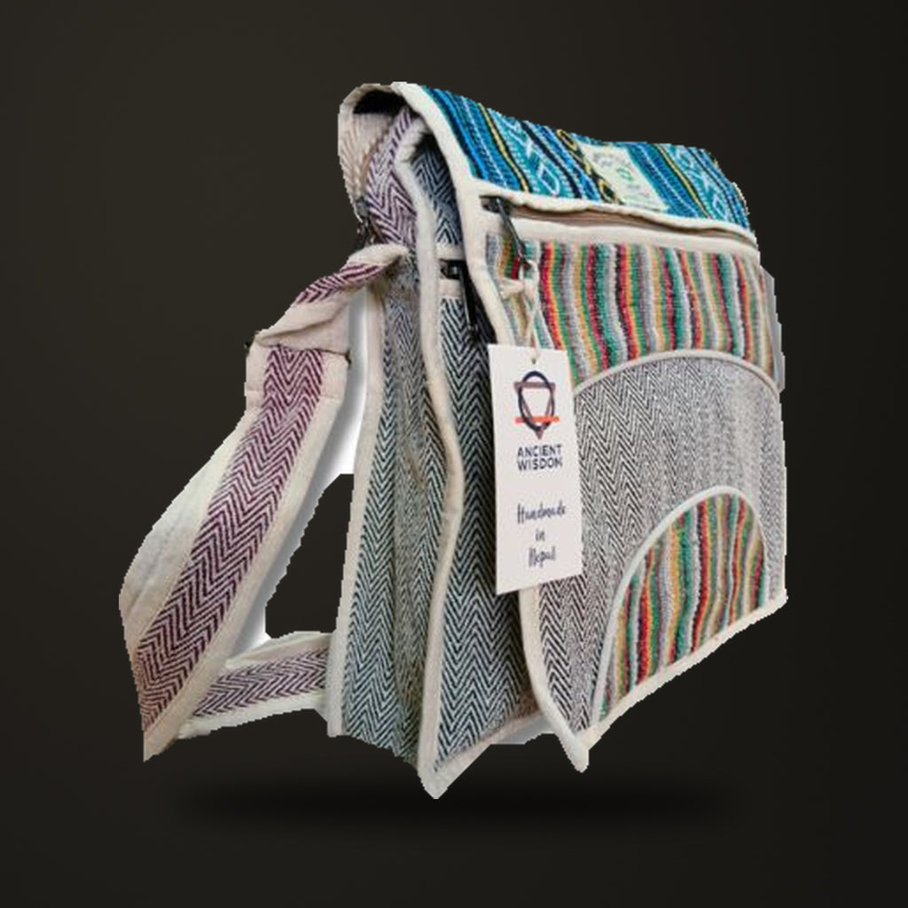 Bolsa para tablet o portátil compacto, sobre fondo oscuro Estudio.