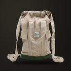 Mochila portátil de cáñamo, sobre fondo oscuro Estudio.